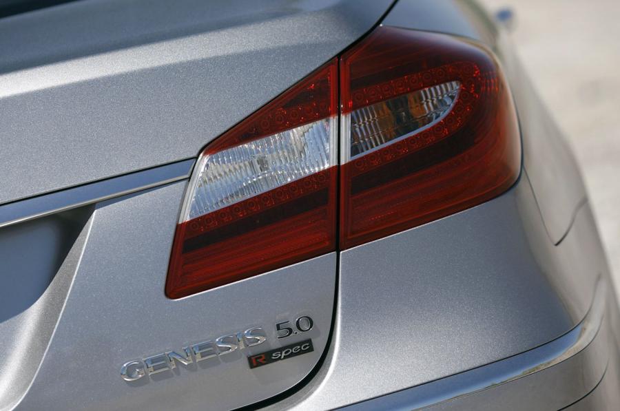  Hyundai Genesis 5.0 R-Spec 2012 года  (фото 31 из 33)